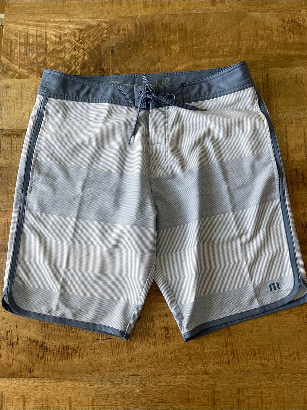 Travis Mathew Down On The 20 Boardshorts Men's Size 34 Blue Ashes